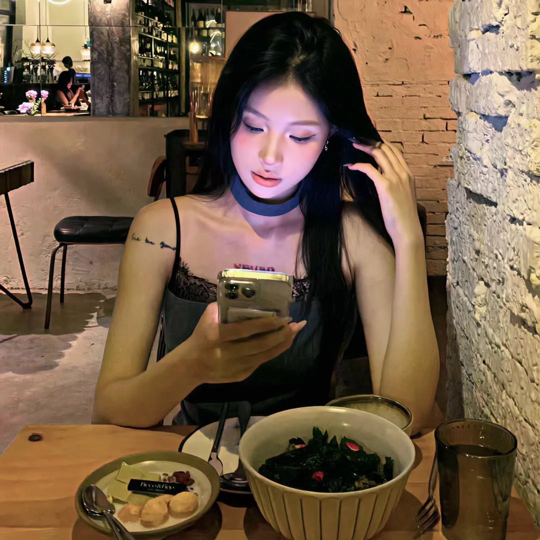 滚女揾老衬